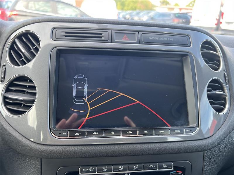 Volkswagen Tiguan 1,4 Tsi trend&Fun - fotka 28 z 28