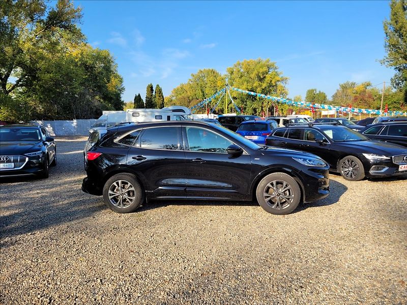 Ford Kuga 2,0 D,ST-line,led,kůže - fotka 4 z 50