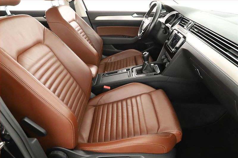 Volkswagen Passat (2015) Highline 2.0 TDI, Tempomat - fotka 7 z 20