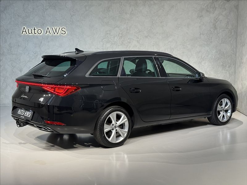 Seat Leon 1,4 TSi  e-Hybrid FR Line LED - fotka 8 z 50