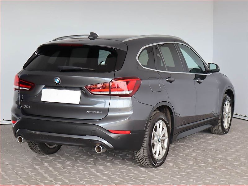 BMW X1 (2022) Innovation xDrive18d - fotka 5 z 21