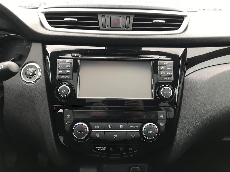 Nissan Qashqai 1,6 96kw   PANORAM - fotka 12 z 13