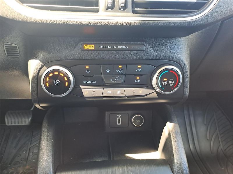 Ford Focus 1,0 EcoBoost AUTOMAT - fotka 13 z 15