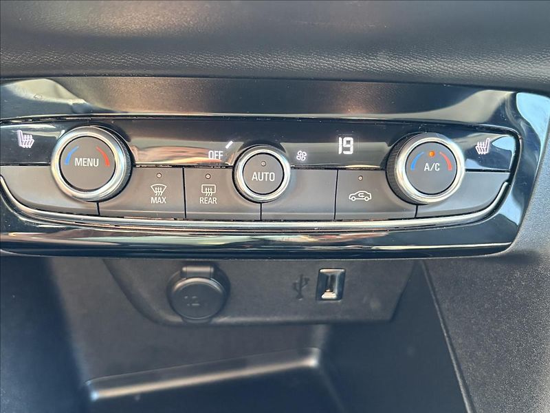 Opel Corsa Bat.50kW Led,Výhřev,Kamera - fotka 14 z 45