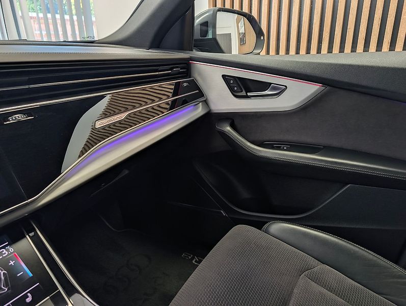 Audi Q8 50 TDI S-LINE 3.0 210 kW QUATT - fotka 22 z 32