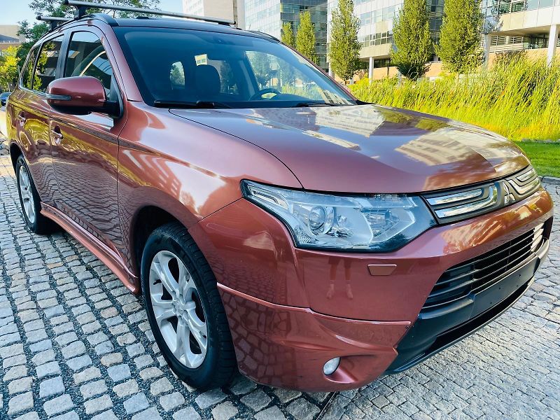 Mitsubishi Outlander 2.2D 4x4 7MÍST KAMERA SERVISKA - fotka 7 z 50