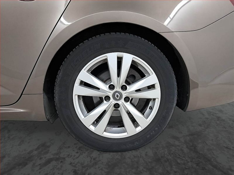 Renault Talisman (2016) 1.6 dCi, Navi, Tempomat - fotka 15 z 22