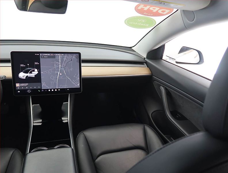 Tesla Model 3 (2020) Long Range 4WD 78kWh, SoH 89% - fotka 8 z 31