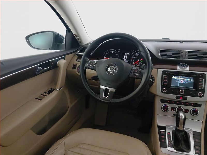 Volkswagen Passat (2013) Highline 2.0 TDI, Automat - fotka 7 z 23