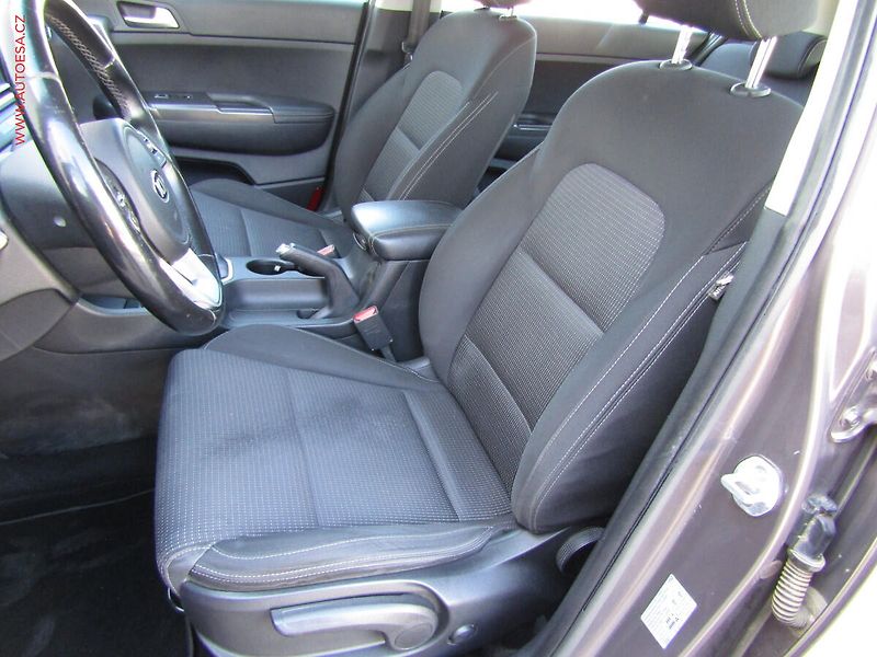 Kia Sportage (2019) 1.6 CRDi, ČR, Exclusive - fotka 9 z 17