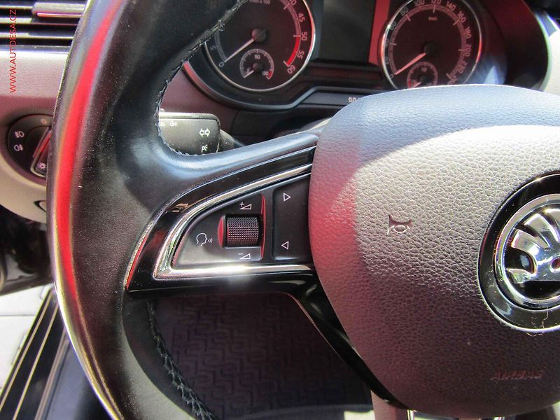 Škoda Octavia (2017) 1.6 TDi, Ambition, AC - fotka 18 z 19