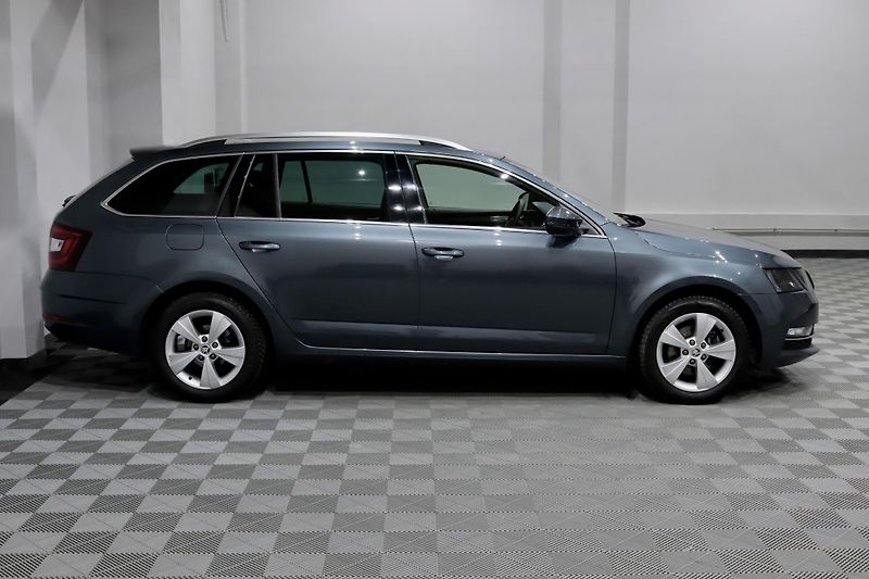 Škoda Octavia 3 FL Combi 1.5 TSI 110 kW DSG - fotka 4 z 39