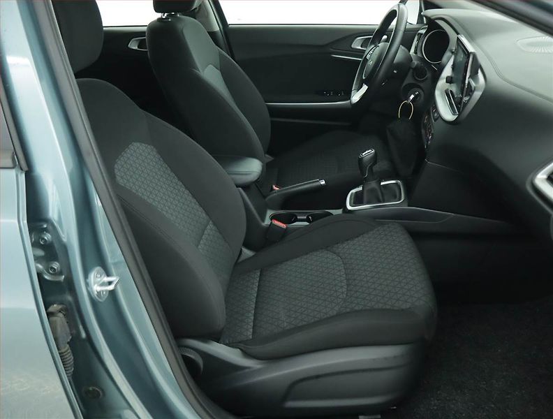 Kia Ceed (2023) Spin 1.0 T-GDI, SPIN, DPH - fotka 9 z 15