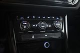 Volkswagen Touran 2,0 TDI MASÁŽ KAMERA VÝHŘEV ČR - náhled 28