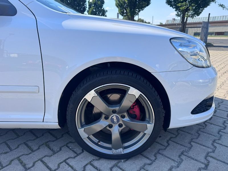 Škoda Octavia (2010) RS DSG 2,0 TSI 147 KW STK - fotka 16 z 50