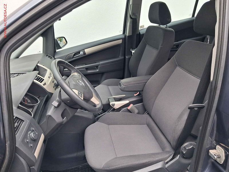 Opel Zafira (2008) 1.8i, ČR, AC - fotka 9 z 14