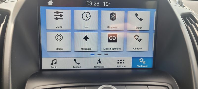 Ford Kuga (2016) 1,5 110kW ST-Line Bi-Xenony - fotka 30 z 45