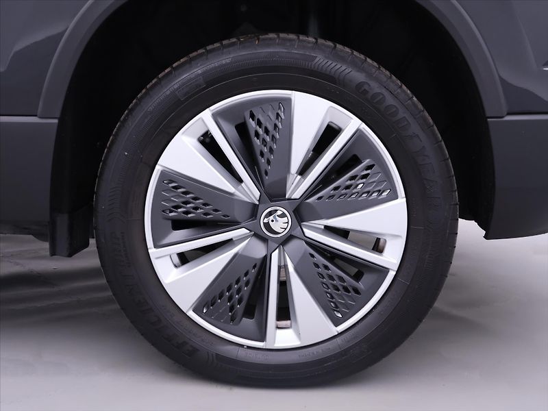 Škoda Karoq 2,0 TDI DSG DPH Ambition - fotka 31 z 38