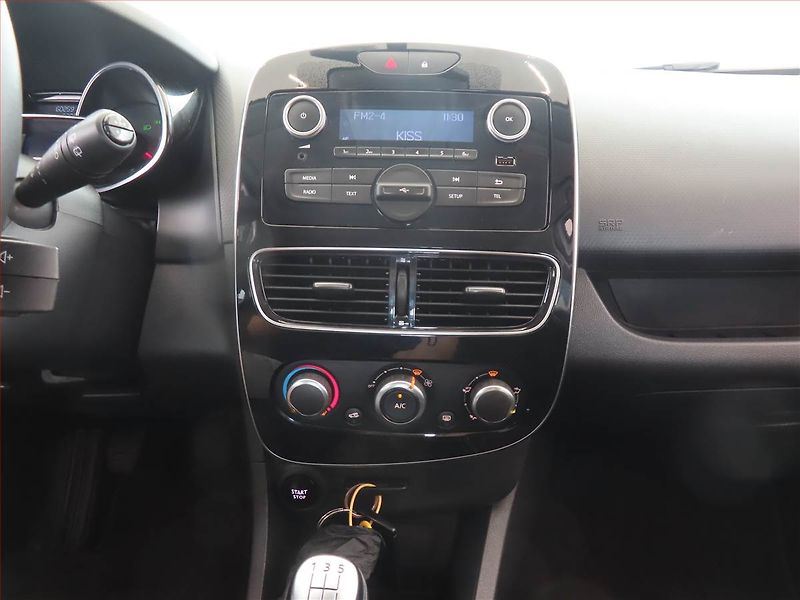 Renault Clio (2017) 1.2 16V, ČR,1.maj - fotka 12 z 14