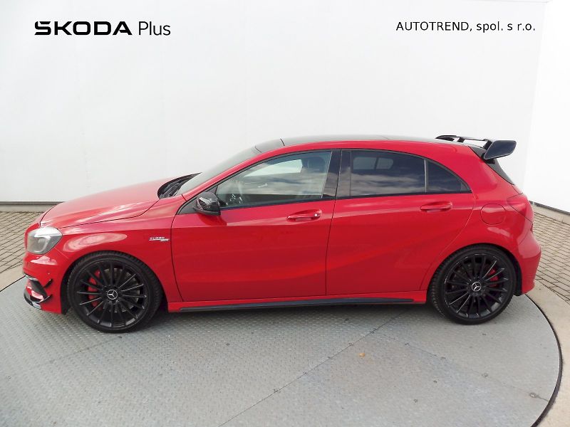 Mercedes-Benz Třídy A (2013) A45 AMG 2,0 265kW 4MATIC Perfo - fotka 3 z 25