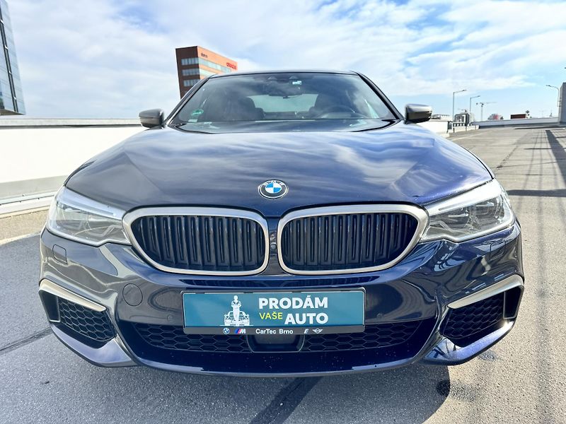 BMW Řada 5 M550i xDrive nez.topení  - fotka 10 z 34