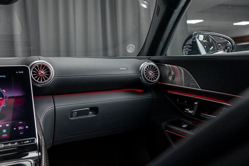 Mercedes-Benz AMG GT 63 4M+ AMG Premium+ HuD Burm P - fotka 17 z 30
