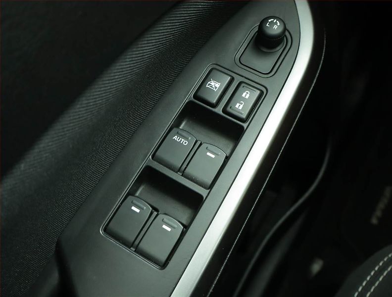 Suzuki Vitara (2018) 1.0 BoosterJet, Automat - fotka 15 z 16