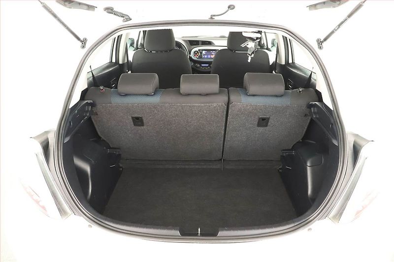 Toyota Yaris (2012) 1.5 Hybrid, Automat, Tempomat - fotka 11 z 14