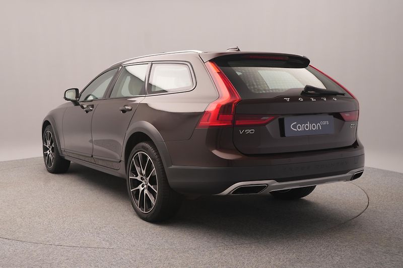 Volvo V90 CC D5 AWD POLESTAR REZERVACE - fotka 8 z 42