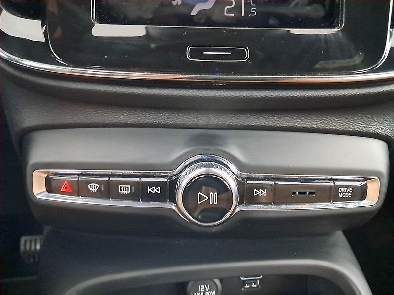 Volvo XC40 (2020) T3, Serv.kniha, Kůže, Navi - fotka 13 z 17