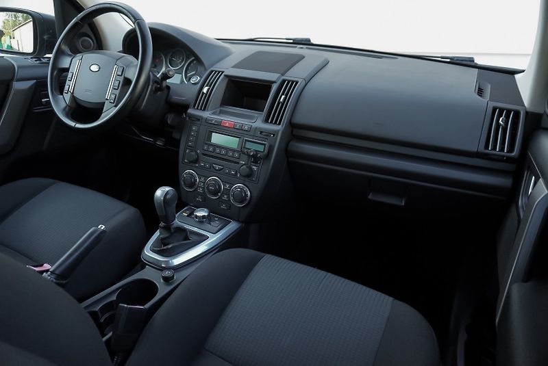 Land Rover Freelander 2.2 TD4 118kW PSA - fotka 14 z 30