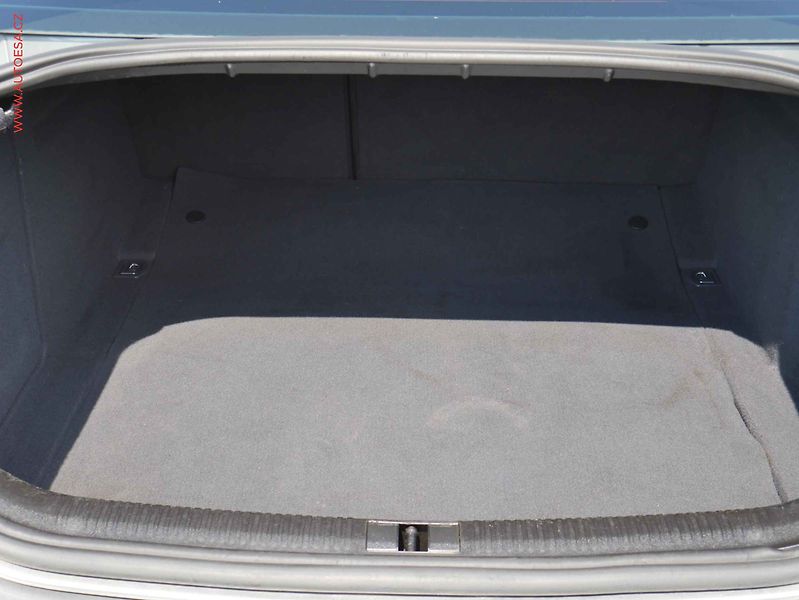Audi A6 (2004) 3.0 TDi Quattro, AT, navi - fotka 7 z 21