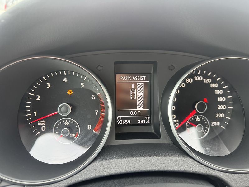 Volkswagen Golf 1.2TSi,rezervace - fotka 21 z 41
