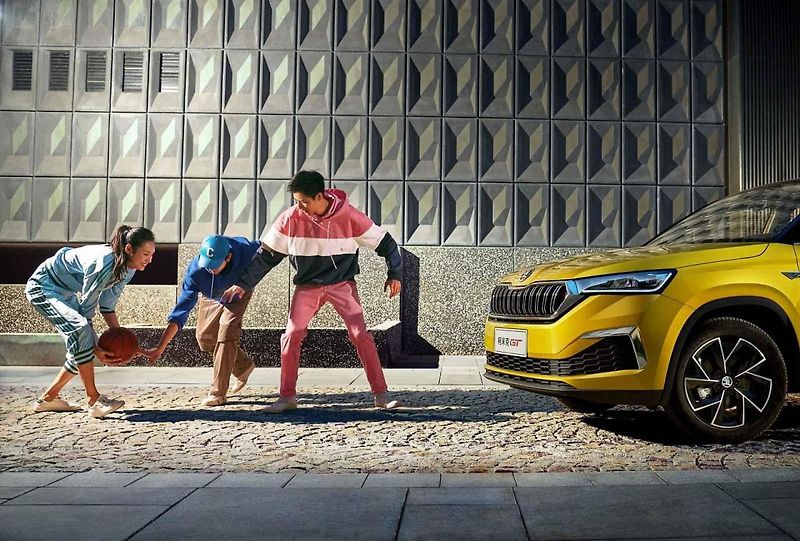 Škoda Kamiq GT je delší a má dynamičtější tvar.