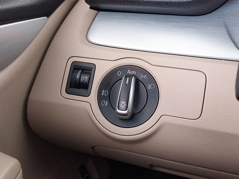 Volkswagen CC (2012) Comfortline 2.0 TDI, Automat - fotka 18 z 21
