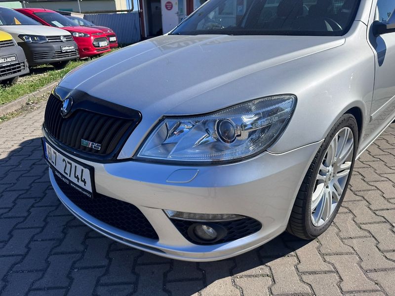 Škoda Octavia (2007) RS 2,0 TDI 125 KW 2X KOLA - fotka 9 z 50