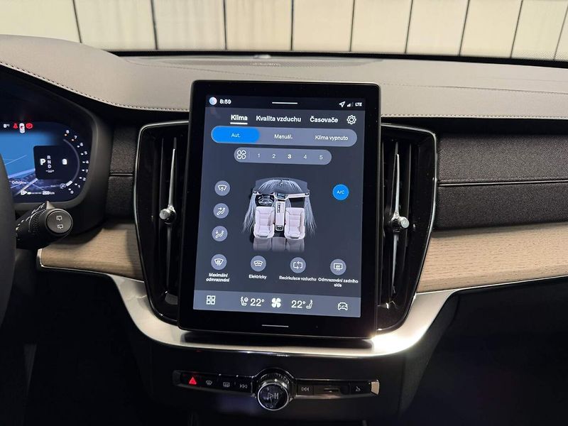 Volvo XC90 (2026) B5 2.0L 250+14 HP AT8 AWD PLUS - fotka 12 z 25