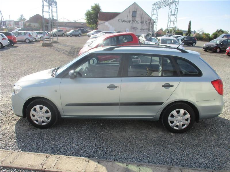 Škoda Fabia 1,4 i 16v, klimatizace, tažné, - fotka 8 z 17