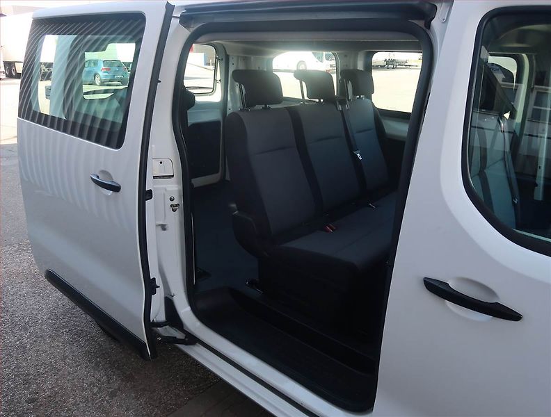 Peugeot Expert (2017) 1.6 BlueHDi, Bus, 6Míst, ČR - fotka 16 z 17