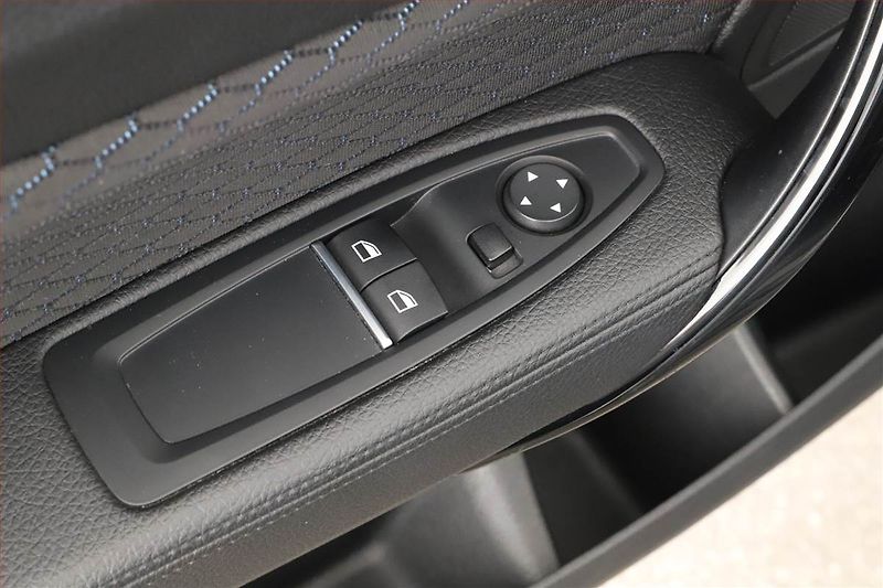 BMW Řada 2 (2019) M240i xDrive - fotka 18 z 18