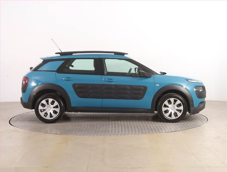 Citroën C4 Cactus (2018) 1.2 PureTech, Tempomat - fotka 6 z 15