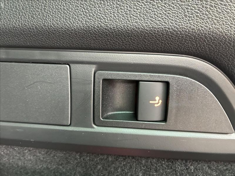 Škoda Kodiaq 2,0 TDI TAŽNÉ KEYLESS KAMERA - fotka 15 z 36