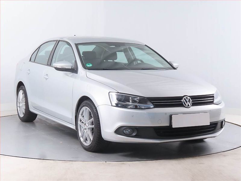 Volkswagen Jetta (2011) 1.6 TDI, Tempomat - fotka 1 z 13