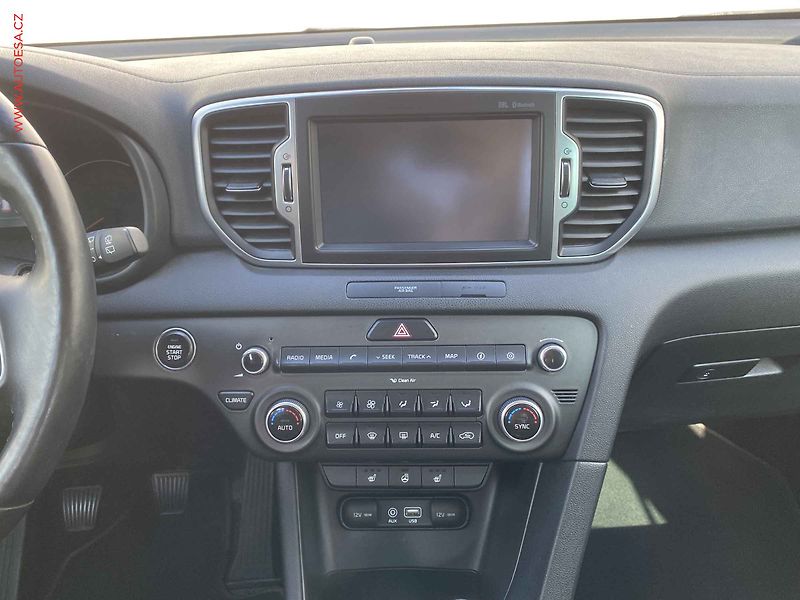 Kia Sportage (2017) 1.6 GDi, Spirit, navi - fotka 12 z 19