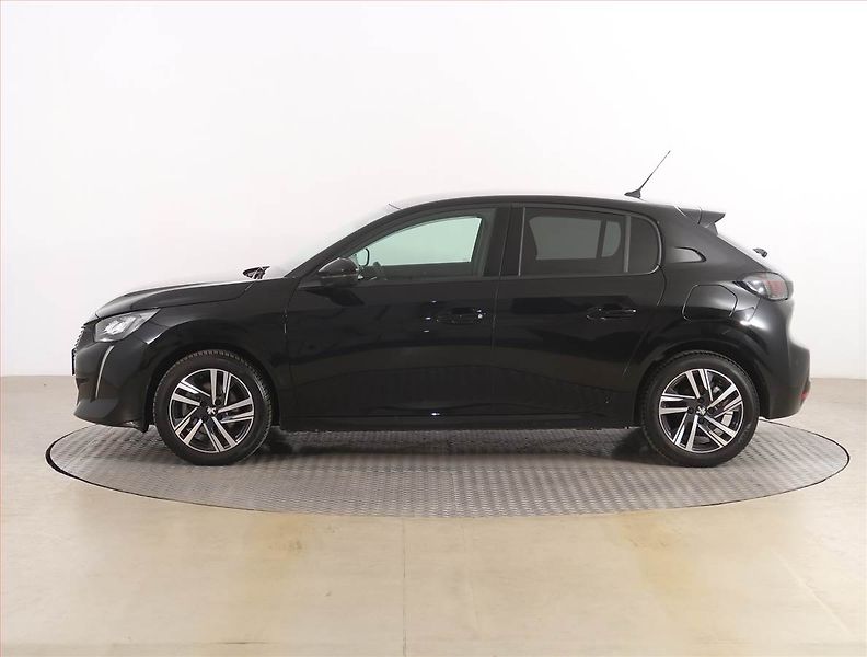 Peugeot 208 (2022) Allure 1.2 PureTech - fotka 3 z 17