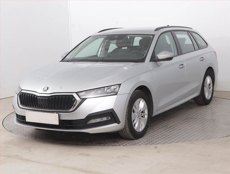 Škoda Octavia (2023) Ambition 2.0 TDI, ČR,1.maj - fotka 2 z 15