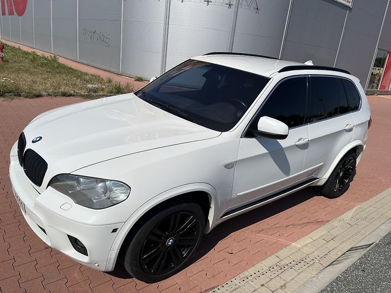 BMW X5 40D XDRIVE M-Packet - fotka 33 z 34