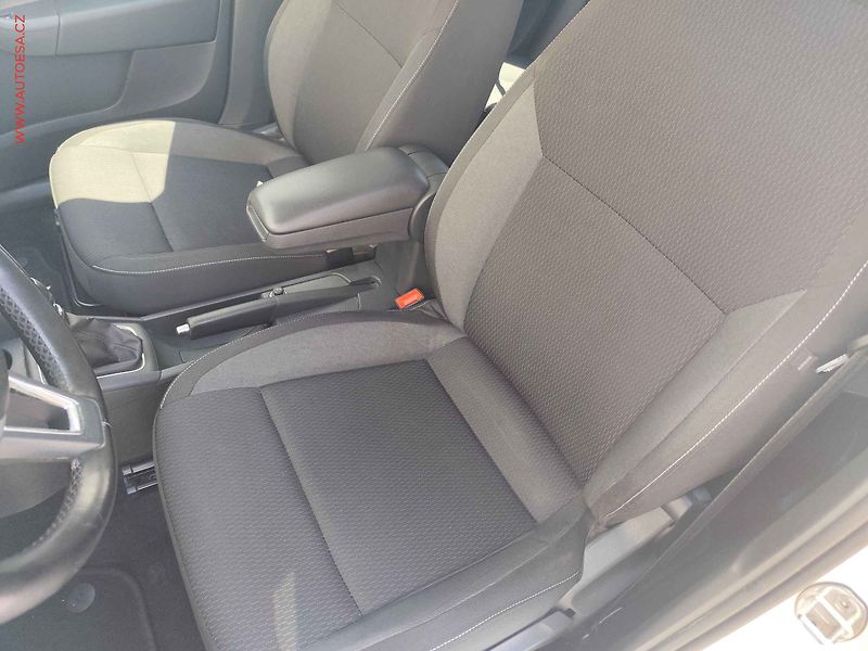 Škoda Rapid (2016) 1.4 TDi, ČR, AC, STK6/28 - fotka 9 z 19
