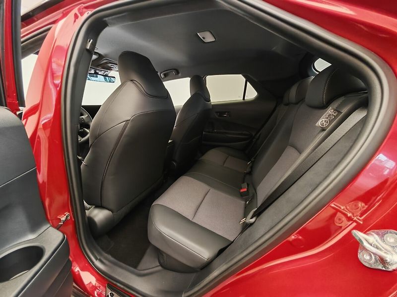 Toyota C-HR 2.0 Hybrid 4x2 Executive - fotka 23 z 46