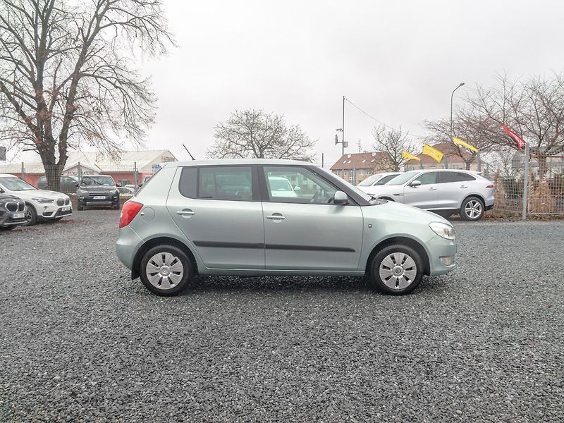 Škoda Fabia (2011) 1.2HTP 51KW – KLIMA - fotka 4 z 30